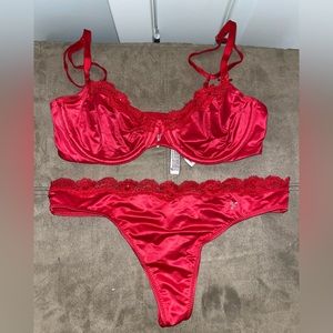 Victoria’s Secret bra and underwear set in red (32C and small in bottom)